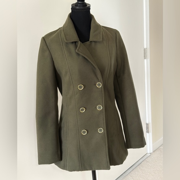 New: Guess Dayna Core Peacoat - Color Grape Leaf - Medium - Picture 2 of 7